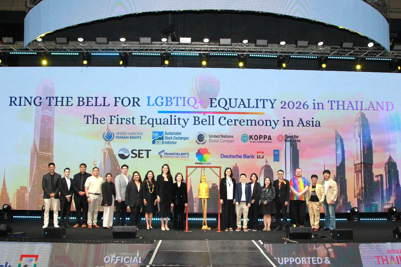 Partners on stage for the official group photo, BEAT Active, BITEC Bangna.